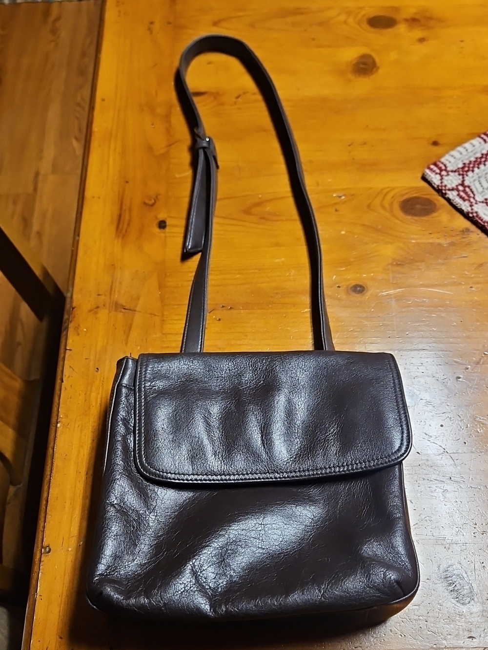 Classic Brown Leather Crossbody Bag - Clean Minimal Design